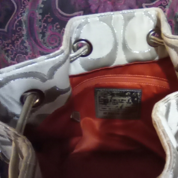 Coach Poppy bucket style crossbody bag - Picture 2 of 2